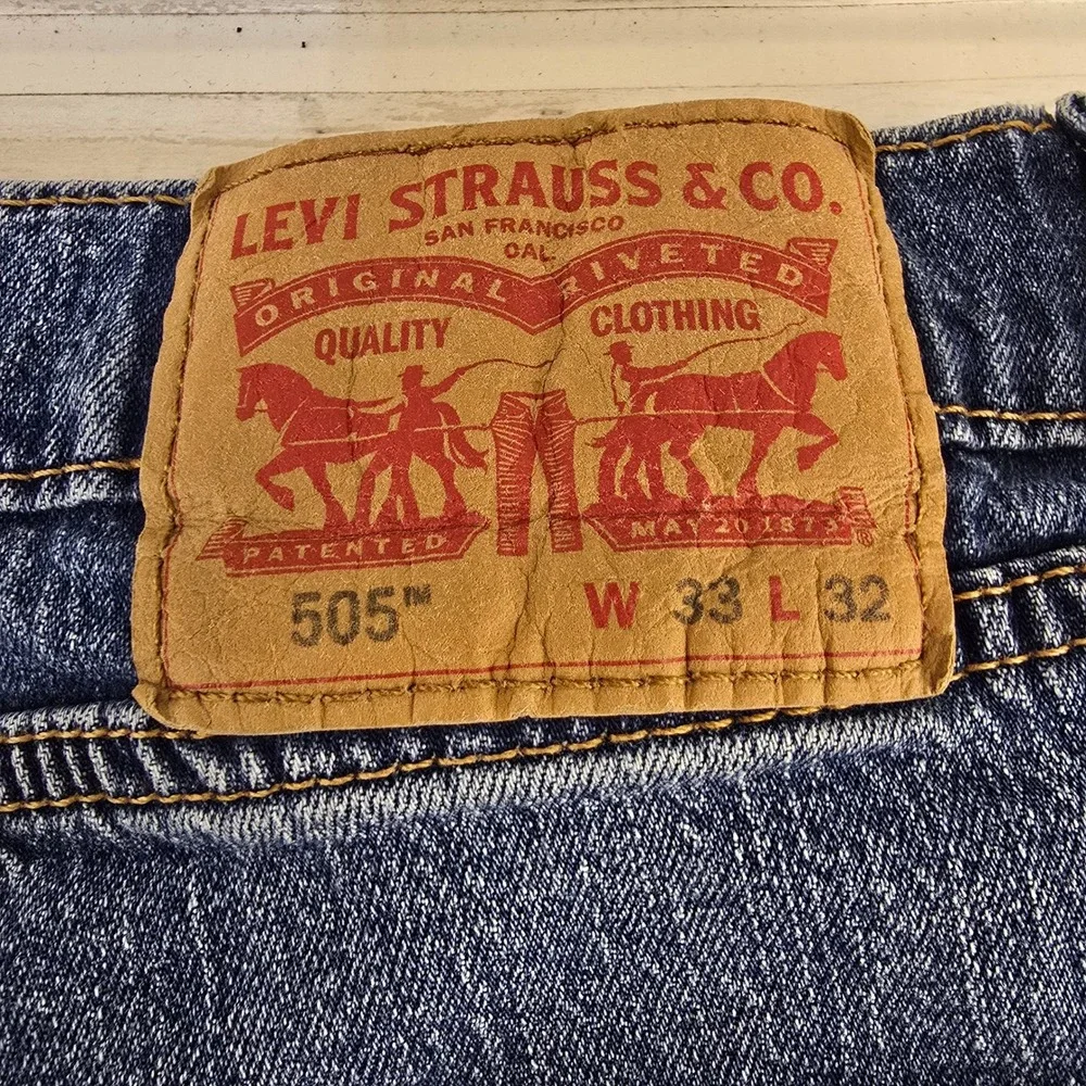 Levis 505 Mens Regular Fit Cutoff Denim Shorts Medium Wash Blue W33 505-4649